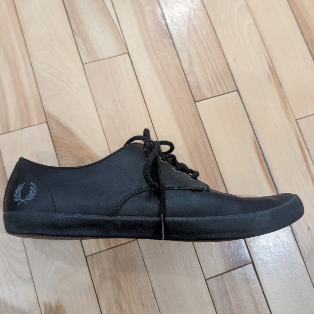Fred Perry | Black Leather Lace-Up Plimsolls Sneakers Size US 10 / EU 43